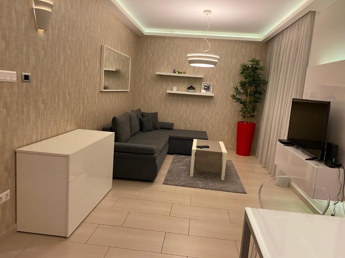 Párizsi Udvar I. Apartment Debrecen Exterior foto