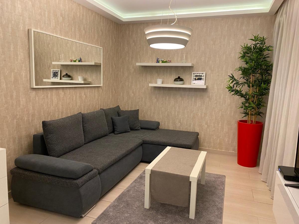 Párizsi Udvar I. Apartment Debrecen Exterior foto